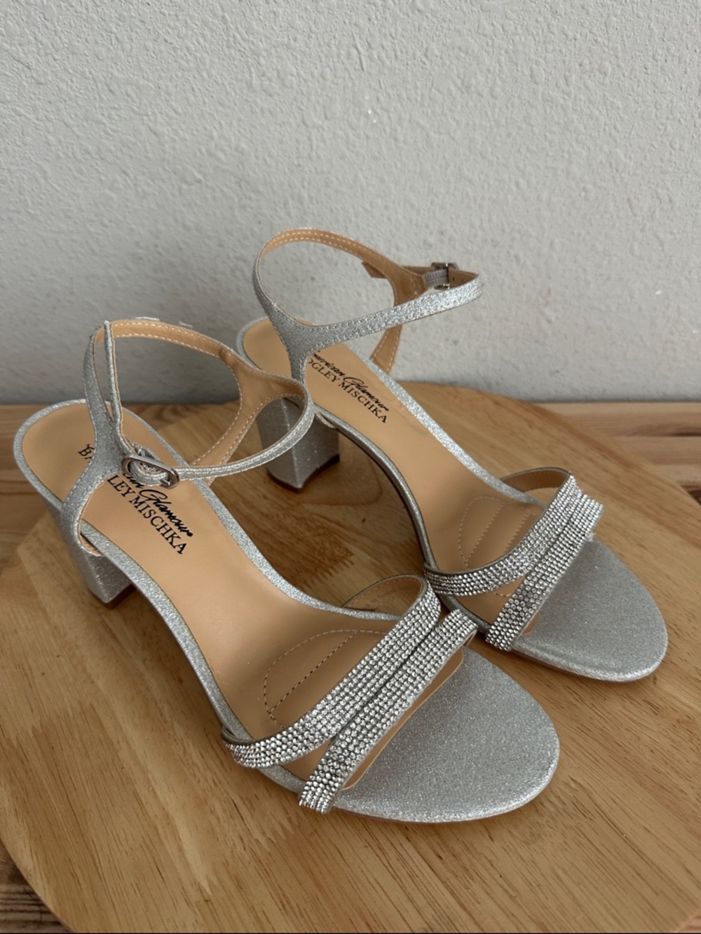 American Glamour Badgley Mischka Womens Kar Heeled Sandals